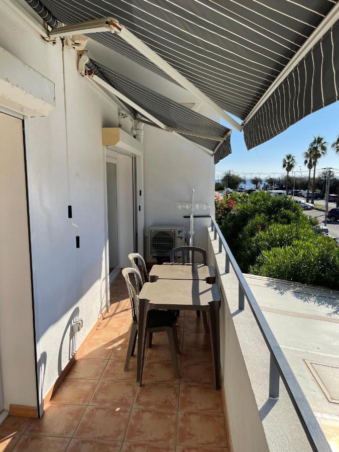 Residence San Paolisa Hyères Екстериор снимка